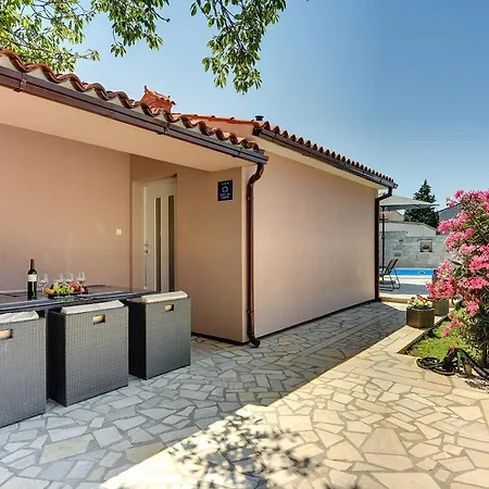 Casa Miriam Štinjan